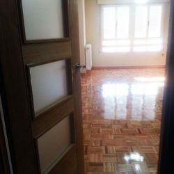 puerta interior y parquet